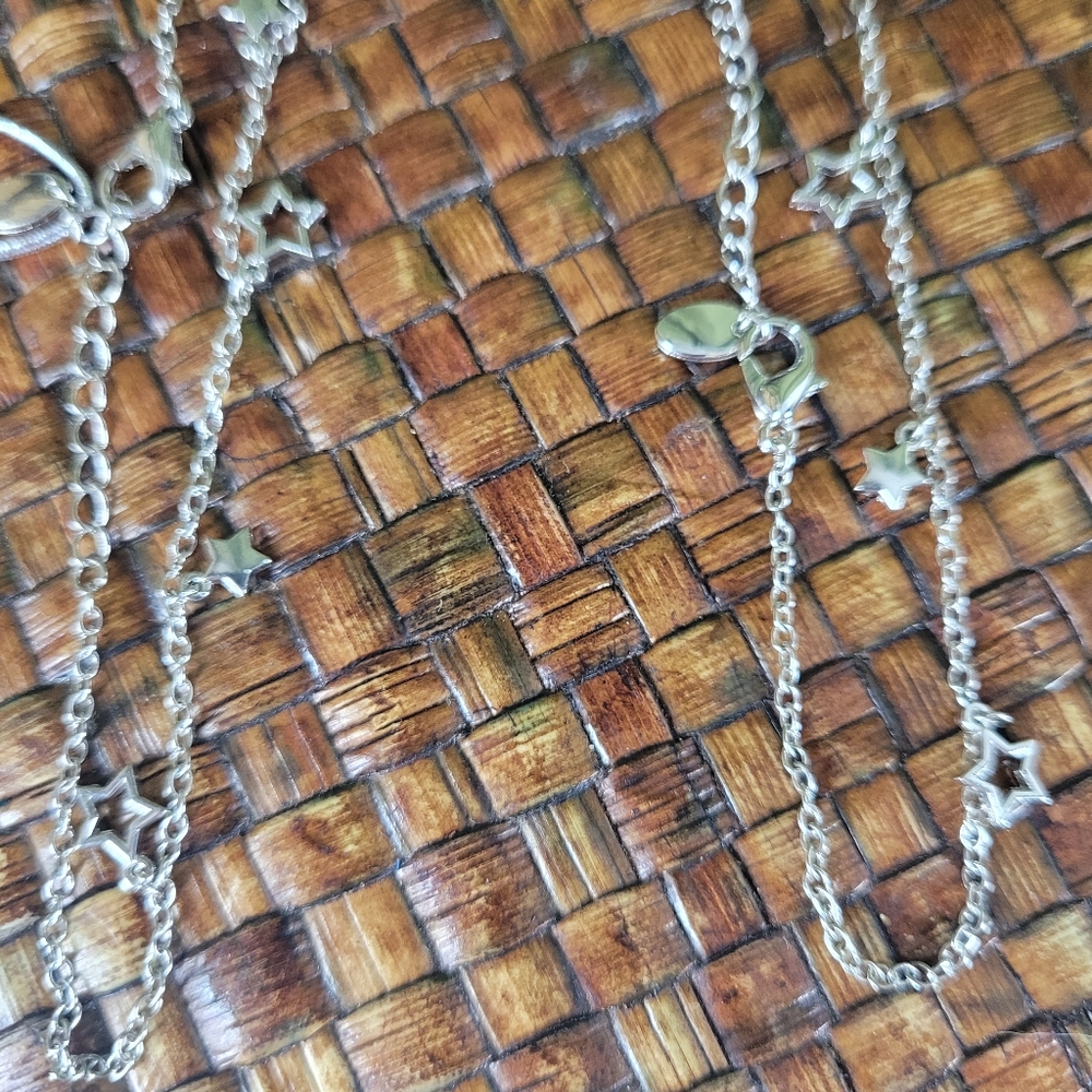 6 bracelets - Picture 3 of 5